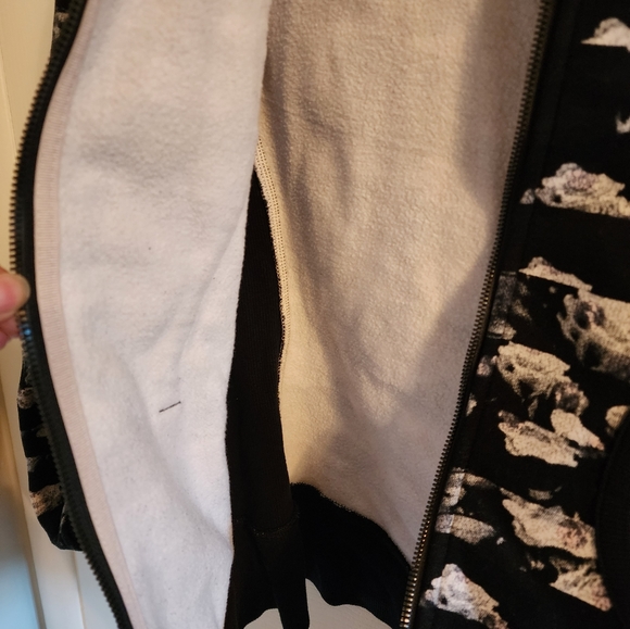 Lululemon Scuba Hoodie Zip Up Jacket Black and White Cloud Print Size 10 - Picture 4 of 10